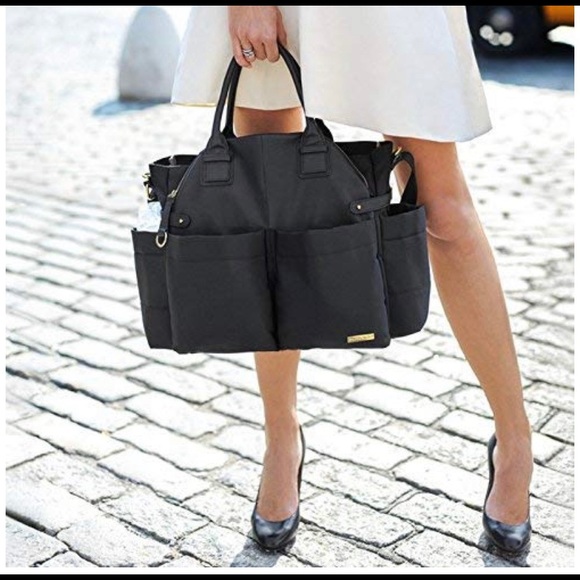 Skip Hop Chelsea Downtown Chic Diaper Satchel - Picture 2 of 3